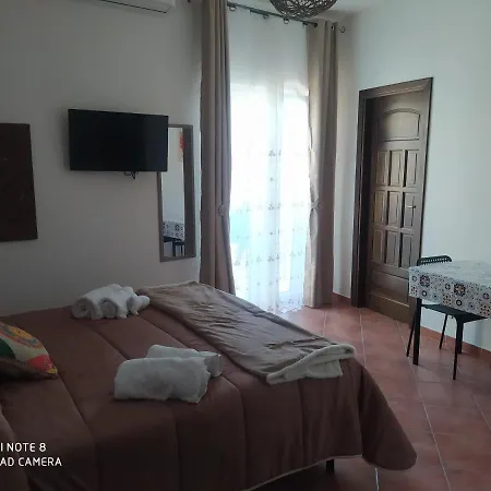 Frühstückspension Acquaviva Di Vullo Vincenzo 3*